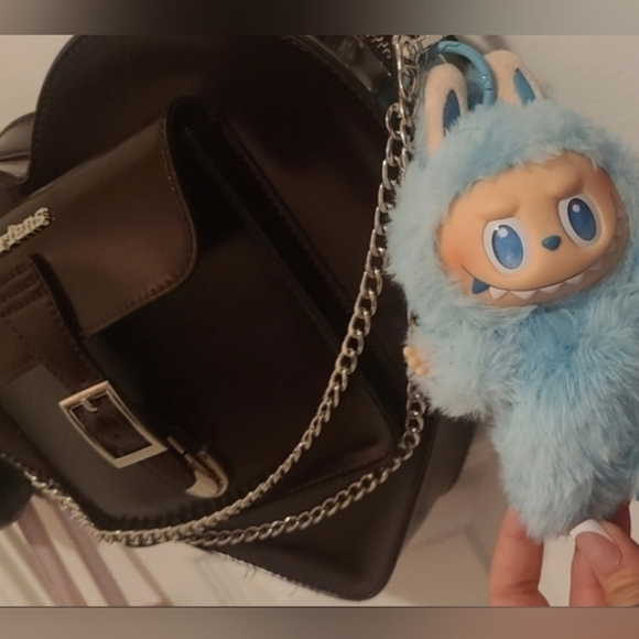 Dr. Martens, Vegan, Heart Shaped Bag / Backpack (Color Cherry Red Arcadia) - Picture 9 of 9